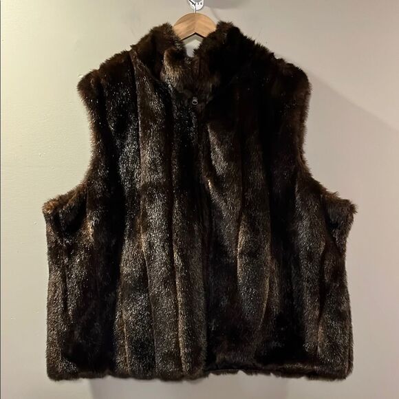 Dress Barn Rich Brown Faux Fur Vest - Picture 1 of 8